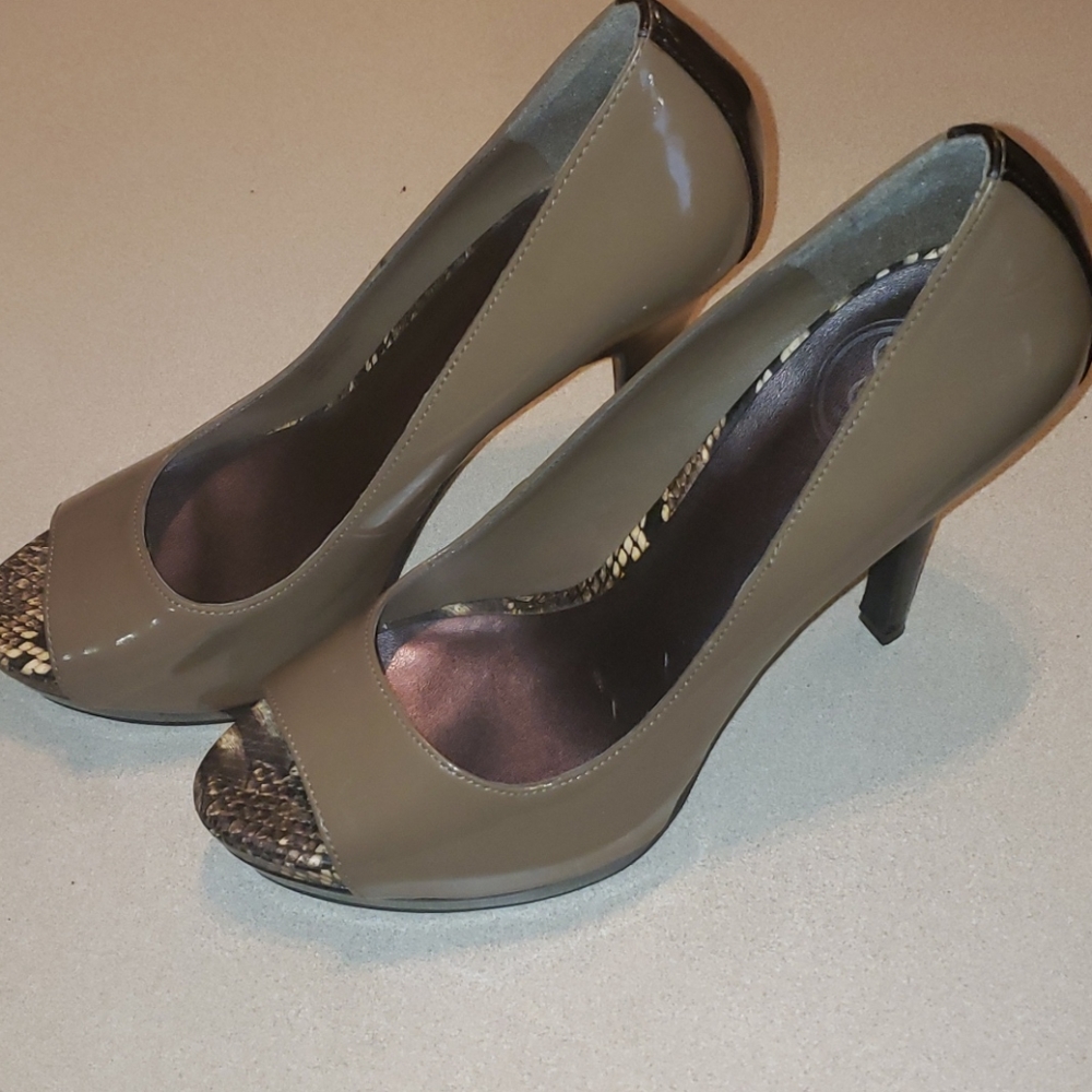 Jessica Simpson peep toe Edith pumps / heels